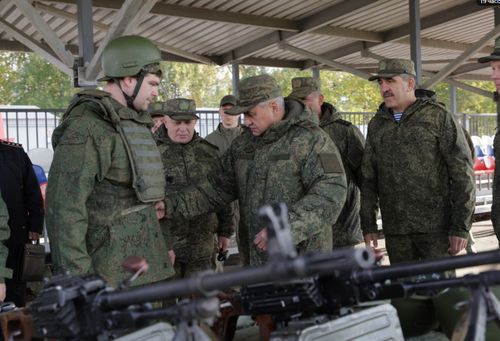 С.Шойгу проверил подготовку призванных в рамках частичной мобилизации