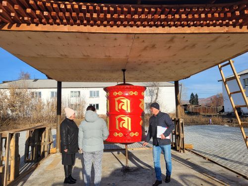 В селе Сарыг-Сепе установили молитвенный барабан в рамках нацпроекта