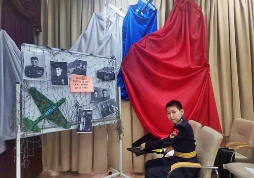 Кадетам Кызылского КПУ рассказали о подвиге 14-летнего летчика-асса