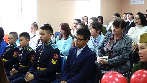 Поэзия в сердцах детей Тувы: стали известны имена школьников, которые отправятся отдыхать в лагерь Артек