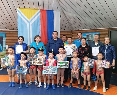 Шемиге алдан ажыг бичии мөге ачыр-дачыр тудушкан