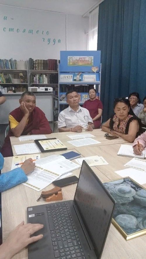 В Тээли обсудили вопросы по сохранению и проведению обычаев и обрядов освящения гор, рек, и родовых праздничных обрядов