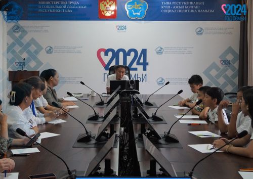 Минтруд Тувы провел мастер-класс по составлению родословной