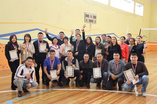 В Туве прошли соревнования по плаванию среди медиков