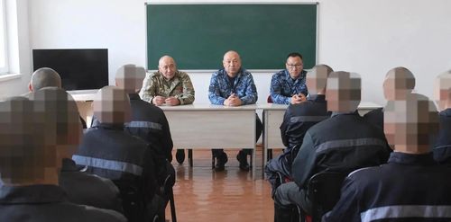 В исправительной колонии № 4 в Шагонаре прошла встреча с участником СВО