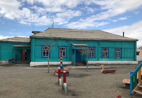 «Өг-бүле» национал төлевилел: Мугур-Аксы суурда «Чечек» уруглар садын чаартып турар