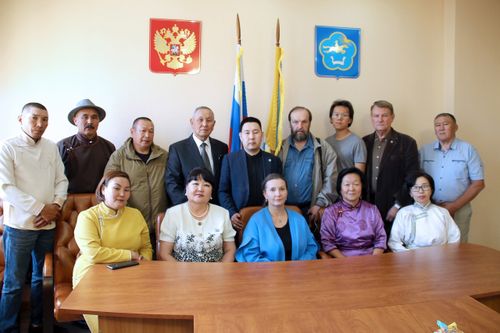 Россияның чогаалчылары Дээди Хуралга аалдап четкен