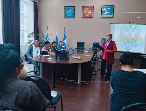 Чиновники Тандинского района проверили знание Конституции