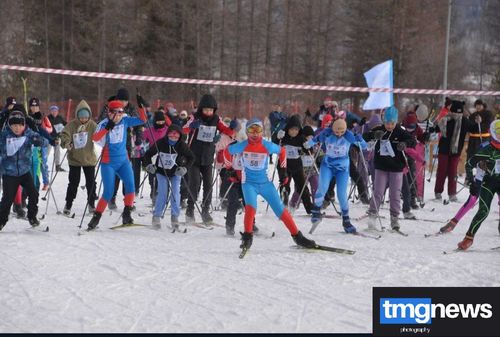Более 300 любителей ЗОЖ Тувы приняли участие во всероссийской гонке "Лыжня России"