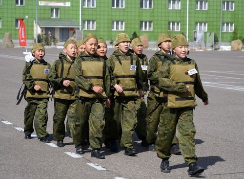 Кызаңнааш 2.0: Бай-Талдың бичии школачылары бирги черни ээлээн