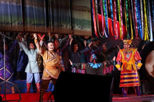 В Туве состоялась долгожданная премьера первого тувинского мюзикла «Легенда ветров»