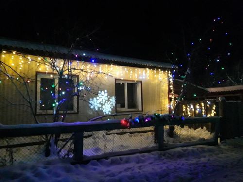 В Пий-Хемском районе прошёл творческий конкурс на лучшее новогоднее украшение двора