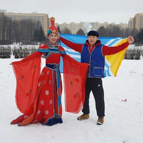 Делегейниң кайы-даа булуңунда тывалар Шагаа-биле видео байырны чедирип болур