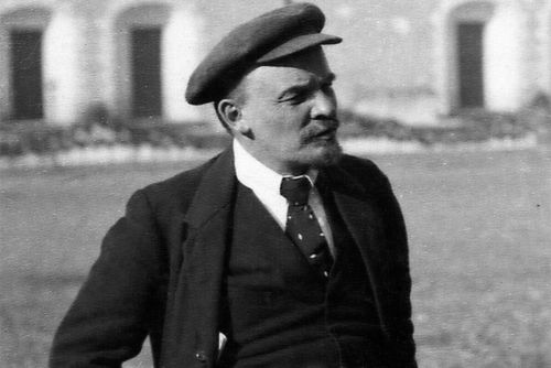 154 года назад родился Владимир Ленин, советский политик и революционер
