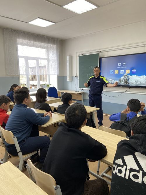 Школьникам Пий-Хема рассказали о важности соблюдения ПДД