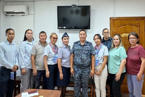 Кеземче эрттирип турар хамаатыларга ажылчын олуттарның бирги тускай ярмарказы эрткен