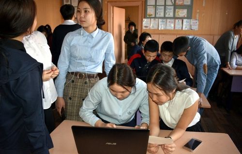 Школьников Тувы приглашают обучится азам предпринимательства у Движения Первых