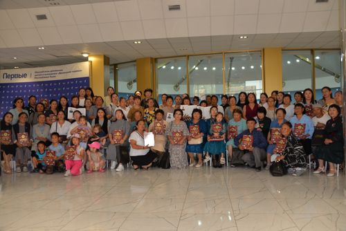 В Туве передали 100 книг семьям погибших участников спецоперации