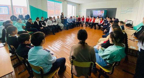 Школьницам Тоджинского района рассказали о последствиях ранней беременности