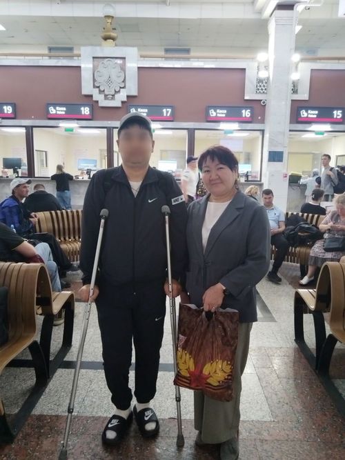 Сотрудники Полпредства Тувы в Москве оказали помощь военнослужащему