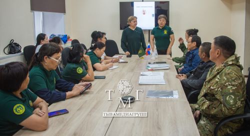 В Кызыле прошла встреча представителей Комитета семей воинов Отечества от трех регионов по вопросам поддержки военнослужащих