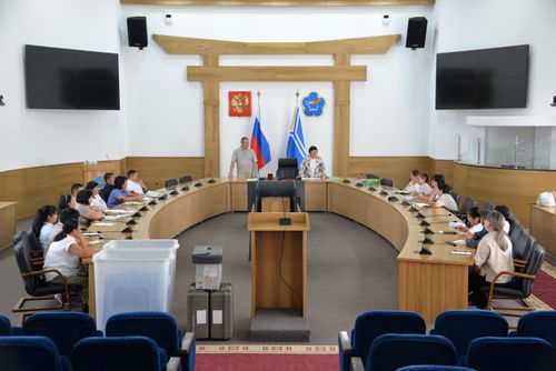 В Кызыле проходит семинар для операторов электронных урн голосования