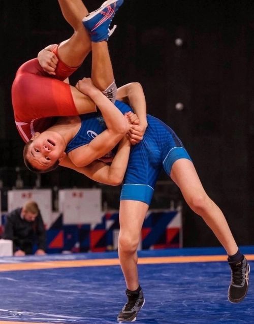 Тува блеснула на первенстве СФО по вольной борьбе среди юношей