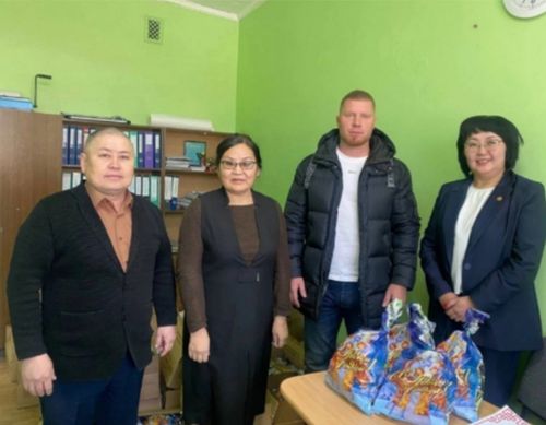 Артель «Ойна» и депутат Дудко дарят радость детям Каа-Хемского района
