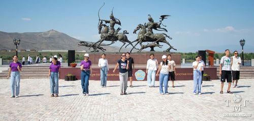 Молодёжные организации Тувы устроили танцевальный поединок