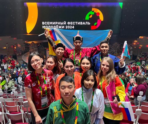 «Возможность общаться с другими культурами»: что говорит тувинская делегация о Всемирном фестивале молодежи