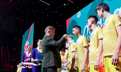 Полномочный представитель вручил награды победителям юбилейного турнира «Локоволей – 2024»