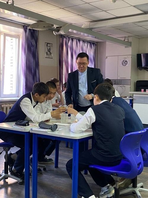 Восемь земских учителей начнут работать в сельских школах Тувы с начала учебного года