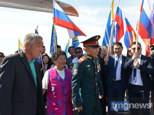 В Туву прибыл Герой России Мерген Донгак