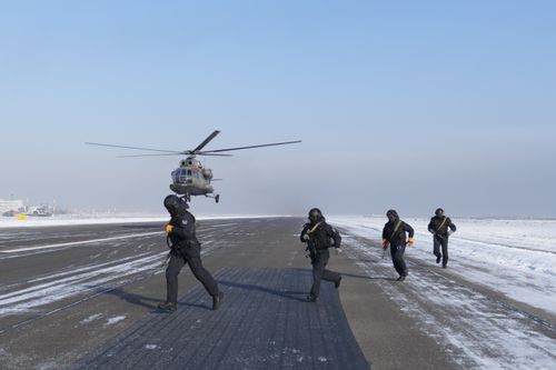 На аэродроме Кызыла провели занятия по десантно-штурмовой подготовке