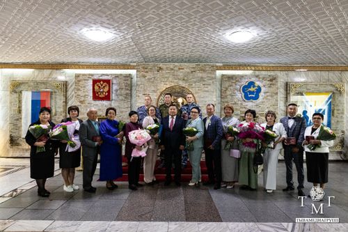 В Туве прошла торжественная церемония вручения государственных наград в честь Дня России