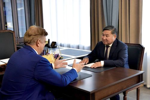 Владислав Ховалыг провел встречу с Анатолием Серышевым