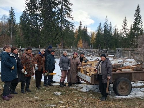 Дайынчыларның аваларынга одаар ыяшты дүжүрүп берген