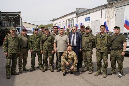 Глава Тувы передал в Ростове-на-Дону транспорт для участников спецоперации