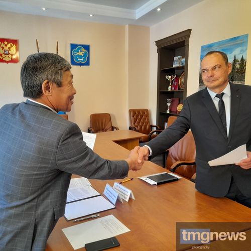 Общественная палата Тувы подписала соглашение с отделениями политических партий республики
