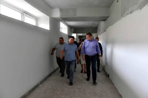 Глава Тувы проверил ход капитального ремонта в Шагонарской школе
