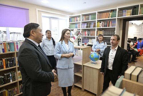 Тываның Баштыңы Туран хоорайда кожууннуң төп ном саңынга четкен