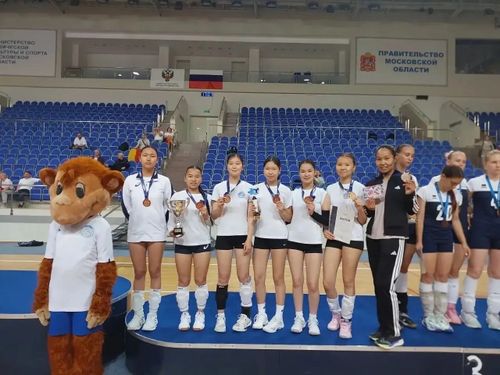 Волейболистки из Тоджи взяли бронзу на всероссийском финале «Серебряного мяча»