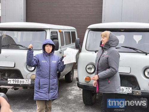 Филиал радиотелевизионного передающего центра Тувы передал автомобили для нужд участников СВО