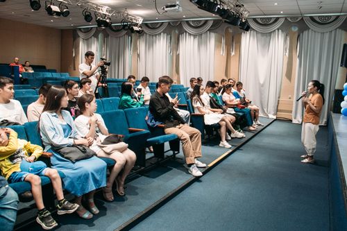 Общественное движение «Поверь в себя» организовало встречу с абитуриентами и молодежью Тувы