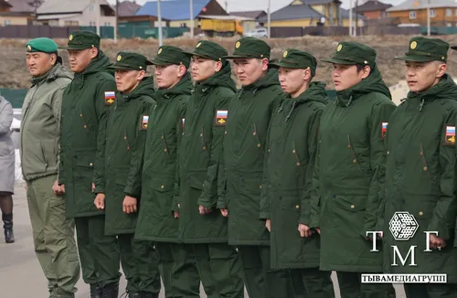 В Туве прошла торжественная отправка первых призывников в Вооруженные Силы России