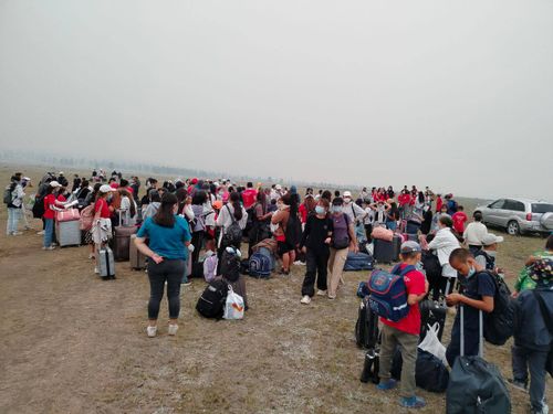 Из-за лесных пожаров в Тандинском районе детей, которые сейчас отдыхают в загородных лагерях эвакуируют в Кызыл