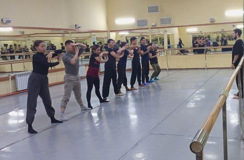 Хореограф из Москвы ставит в Кызыле пластический спектакль