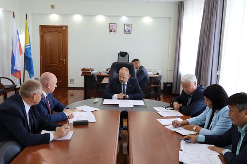 Туву с рабочим визитом посетил Директор Макрорегиона Сибирь АО «Почта России» Александр Завьялов