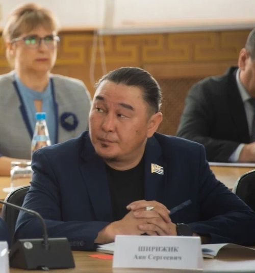 ТР-ниң Дээди Хуралының депутады Аян Ширижик Тываның Чазааның 2024 чылда ажыл-чорудулгазының отчедунуң дугайында