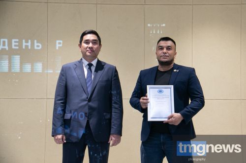 В Туве отметили работников отрасли связи и ветеранов труда